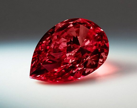 Kim cương màu đỏ 2