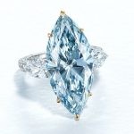 Ảnh: Chiếc nhẫn kim cương màu xanh 12.11carat. (Christie).