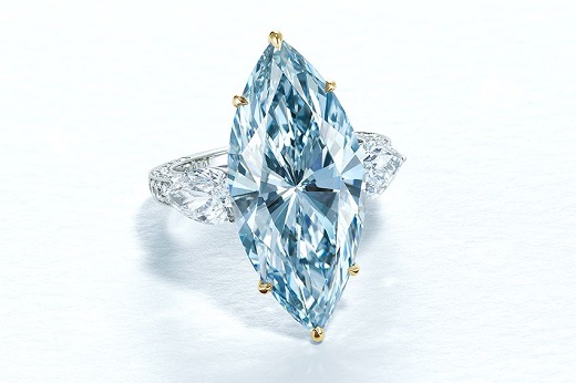 Ảnh: Chiếc nhẫn kim cương màu xanh 12.11carat. (Christie).