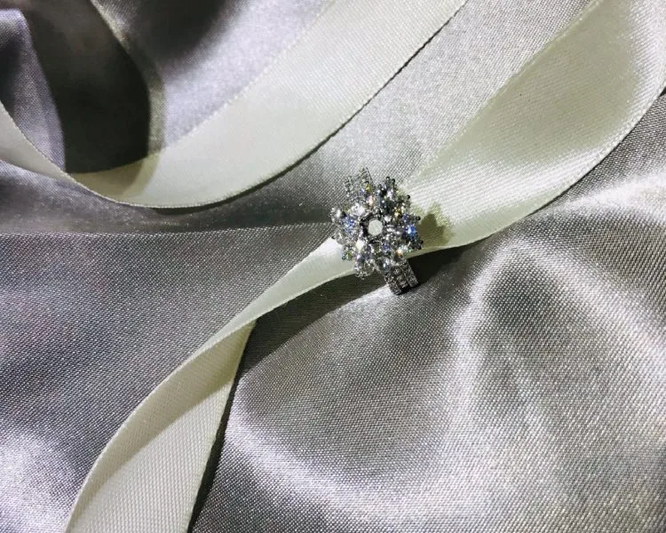 VỎ NHẪN KIM CƯƠNG VÀNG TRẮNG 18K QRNL4