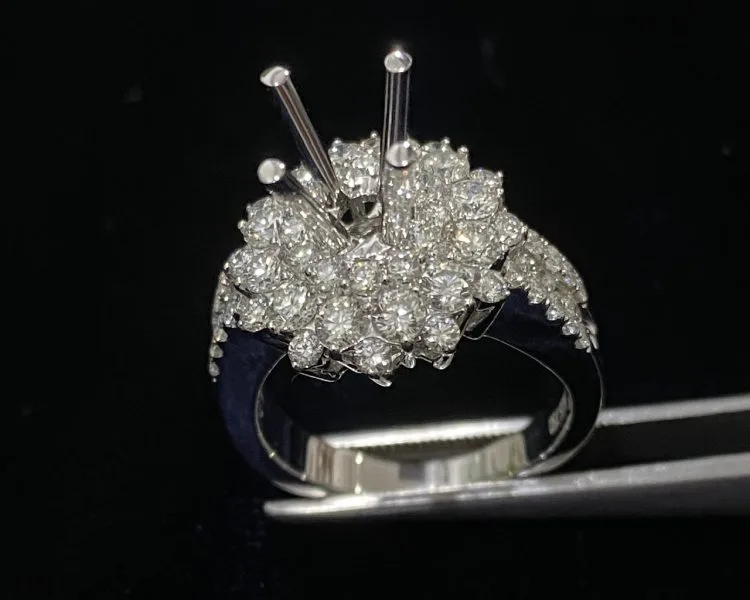 VỎ NHẪN KIM CƯƠNG VÀNG TRẮNG 18K RL239.106