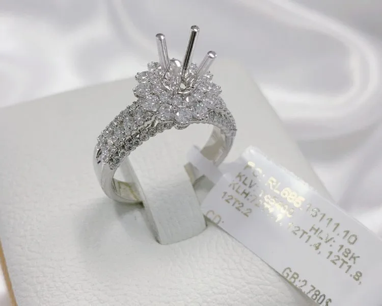 VỎ NHẪN KIM CƯƠNG THIÊN NHIÊN VÀNG TRẮNG 18K RL685.15111.10