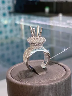 VỎ NHẪN KIM CƯƠNG VÀNG TRẮNG 18K RL131.906 - Hình ảnh 3