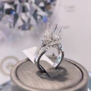 VỎ NHẪN KIM CƯƠNG VÀNG TRẮNG 18K RL340.107 - Hình ảnh 3