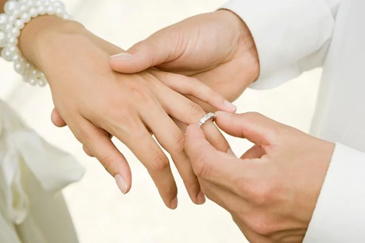 Có nên bán nhẫn cưới không? Được bao nhiêu tiền? 7 có nên bán nhẫn cưới khônɡ 3